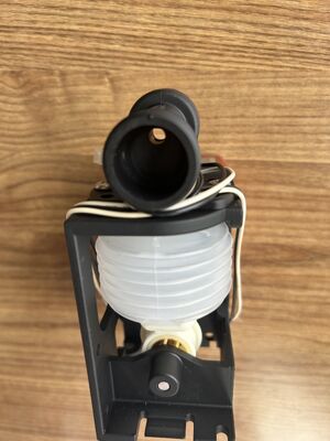 NORITSU FUJI MINILAB BELLOW REPLENISHER PUMP IWAKI KBR-3XAU1M المزود